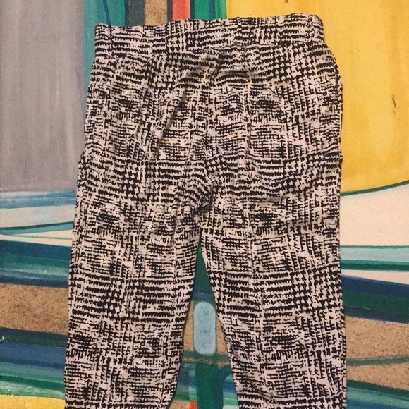Stretchy Capris - Picture 4 of 4